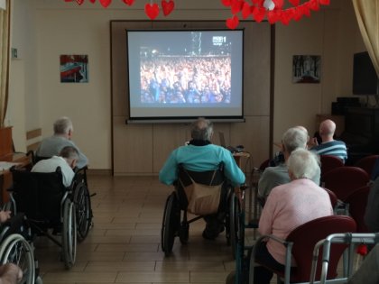 Zdjęcie 2 z 3 do wpisu „Prezentacja muzyki Jeana Michaela Jarre’a”