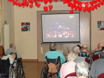 Zdjęcie 1 z 3 do wpisu „Prezentacja muzyki Jeana Michaela Jarre’a”