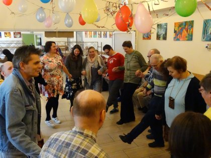 Zdjęcie 3 z 3 do wpisu „Zabawa taneczna z muzyką z lat 70-tych”