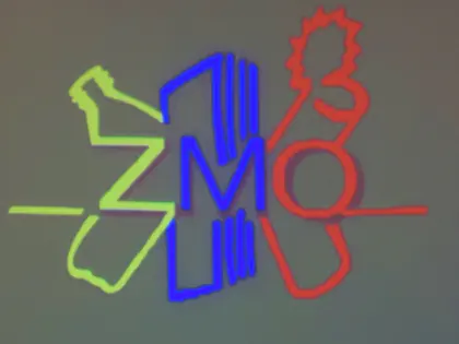 Kolorowe logo z literami ZMO na szarym tle