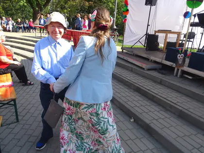 Nasi mieszkańcy bawią się na pikniku