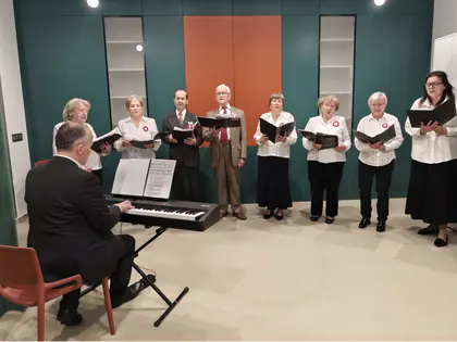 Zespół Bell Canto śpiewa pieśni patriotyczne